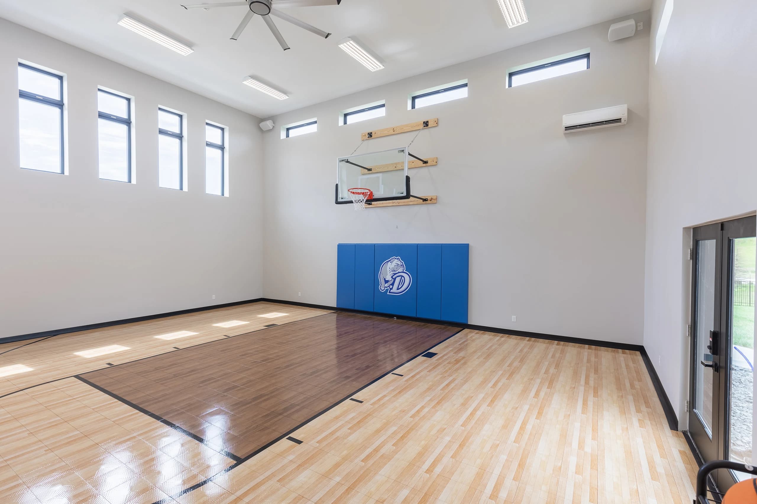 1017 S Wilder Place — interior detail