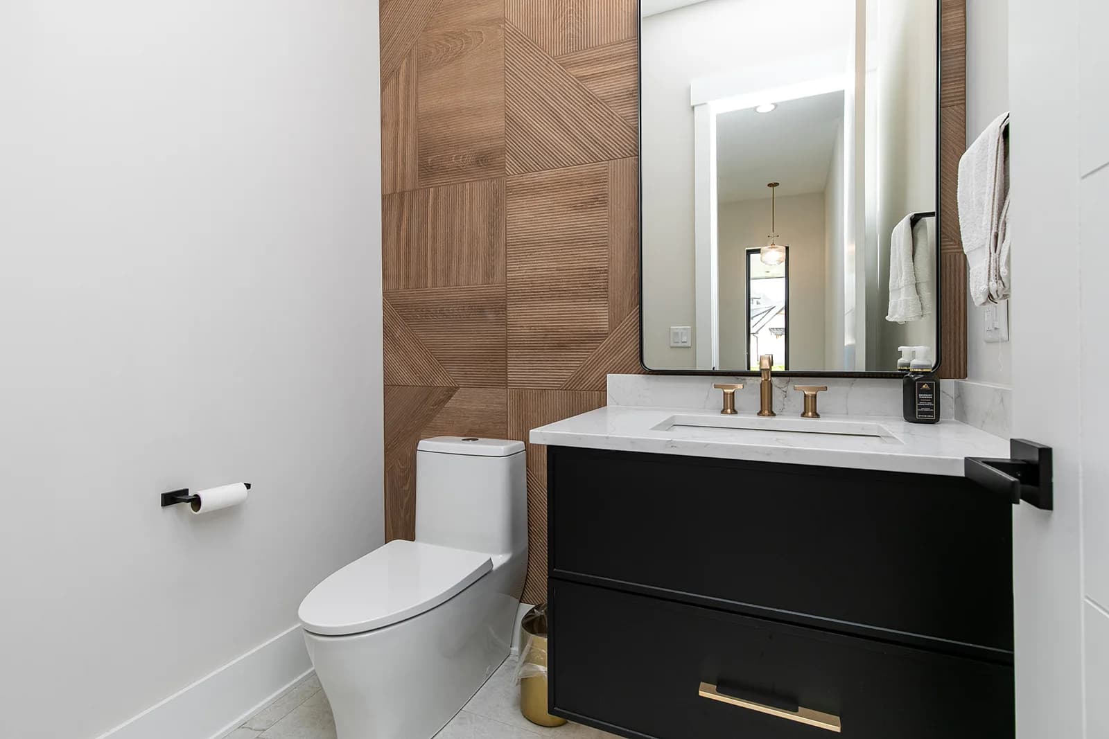 3856 NW 177th Ct — powder bath