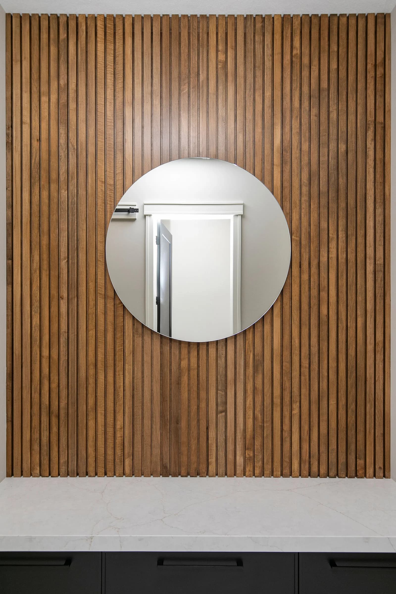 Forest Pointe — slat-wall and mirror detail